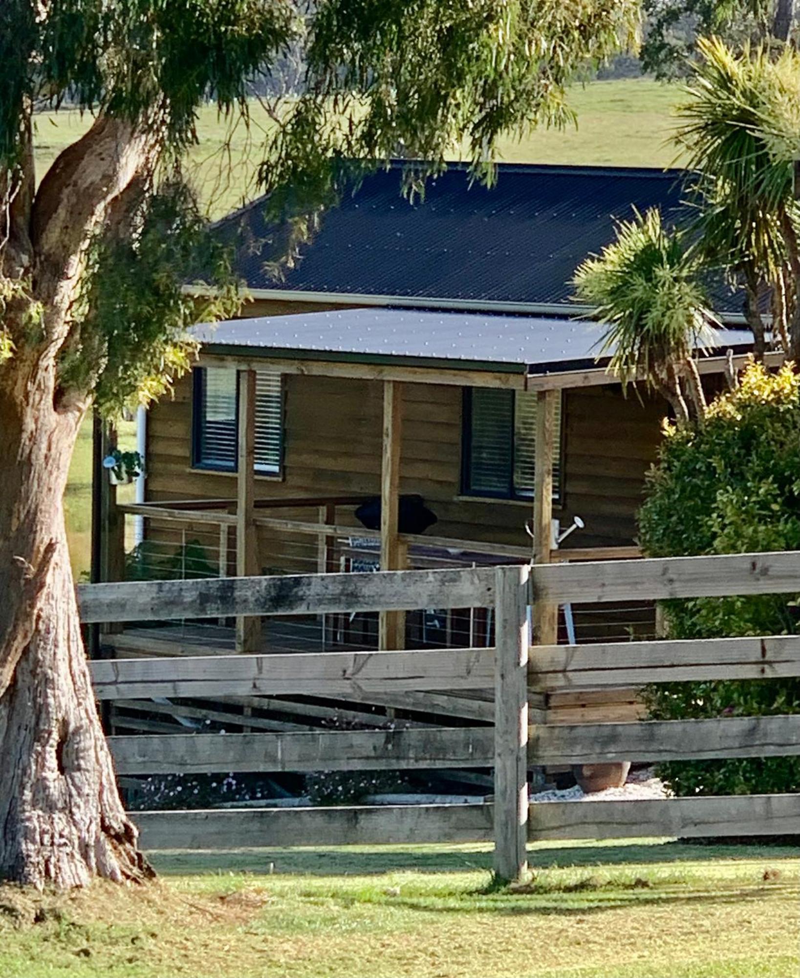 Hazelcreek Cottages Exeter Buitenkant foto